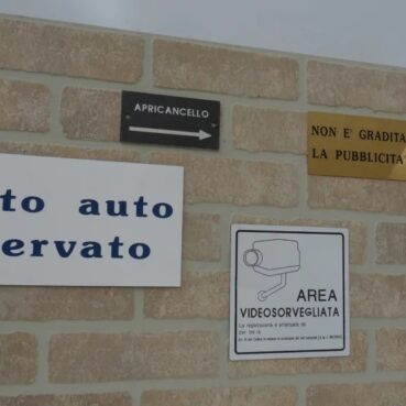 Accessori pulsantiere e casellari 24